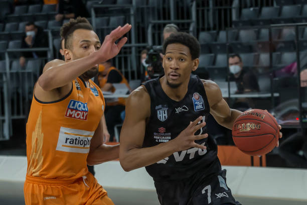 随着比赛的 随着比赛的